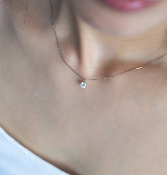 0.30UP　6本爪ペンダントネックレス